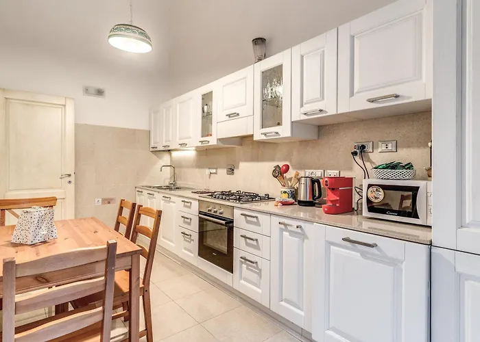 Montebello Apartments79 דירה